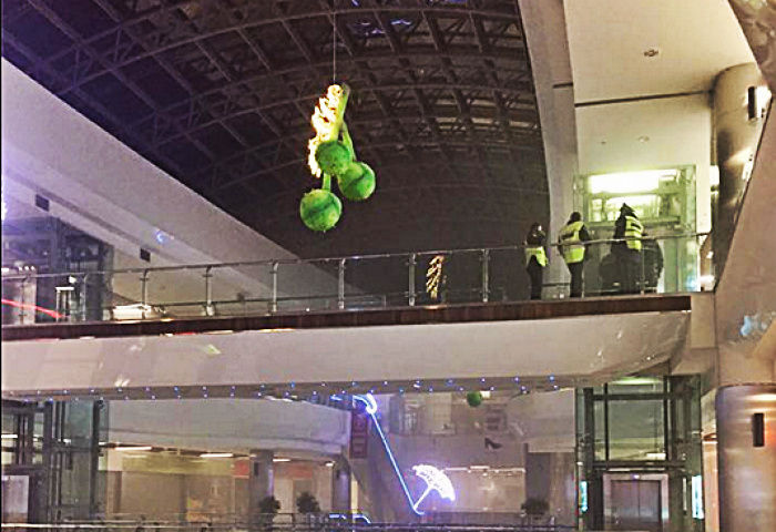 Incendiu într-un mall din Capitală. Zeci de oameni evacuați