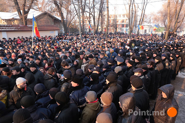 В четверг в Кишиневе продолжаются протесты против назначения правительства