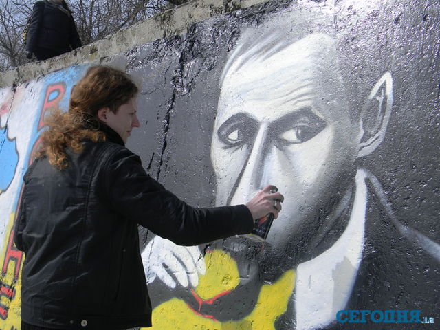 Одессит нарисовал граффити, посвященное Путину