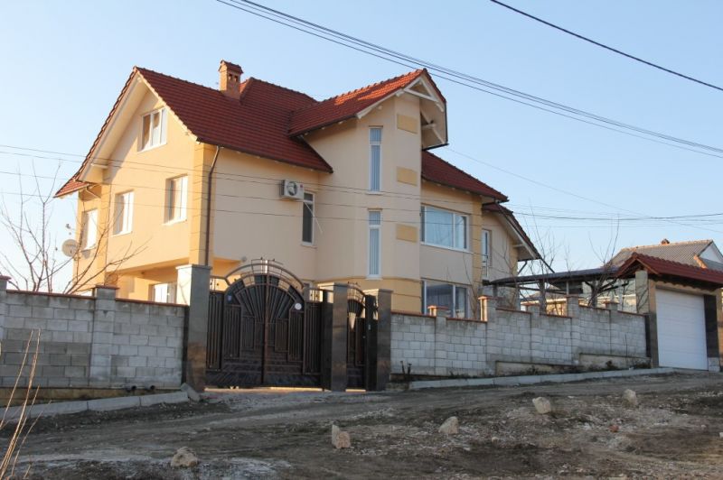 Роскошный дом семьи молдавских прокуроров