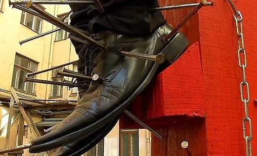 În Riga a fost instalată o statuie scandaloasă a lui Putin