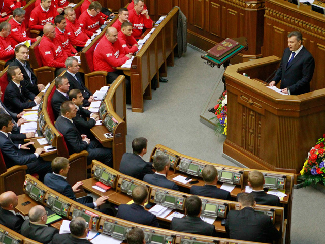 Кремль: заморозка Украиной ассоциации с Европой - "их внутреннее дело"