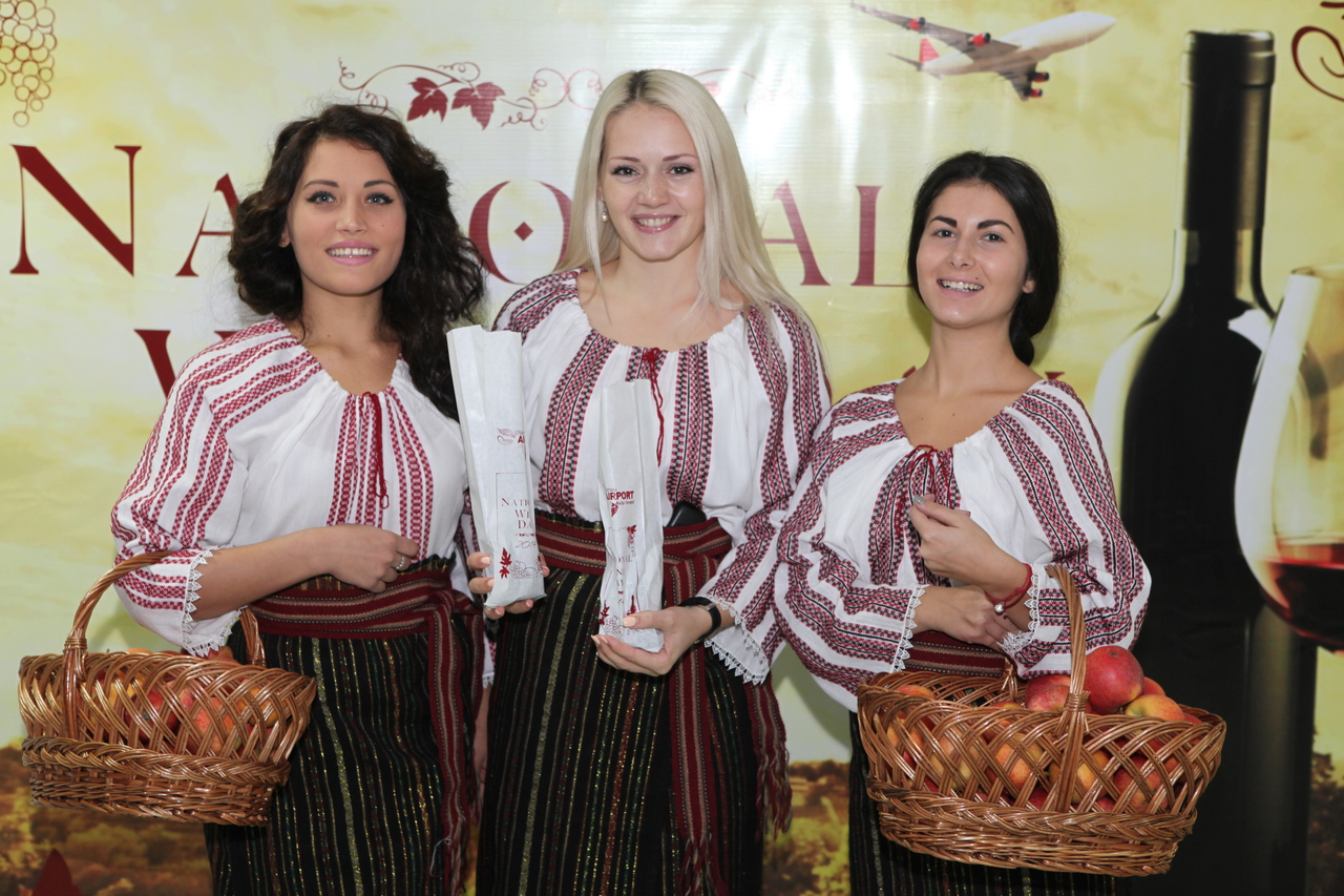 SRL „Avia Invest” dă startul Zilei Naţionale a Vinului pe Aeroportul Internaţional Chişinău