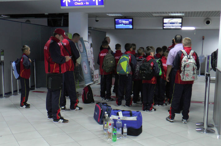20 de copii cu nevoi speciale din Moldova îi vor vedea pe Messi și Suarez în Supercupa Europei