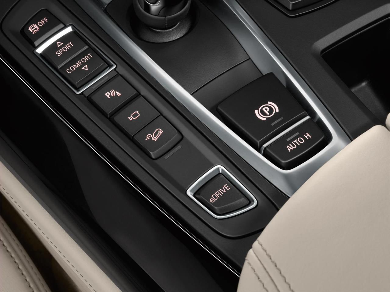 BMW X5 стал подключаемым гибридом