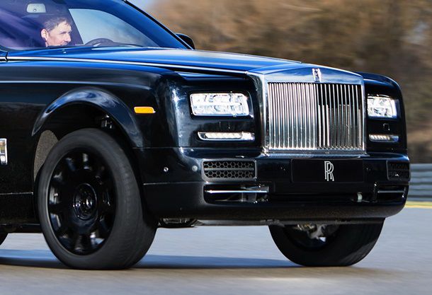 Появились первые снимки концептуального внедорожника Rolls-Royce