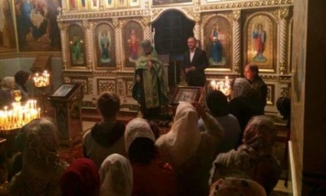 „Părintele” Dodon la altar