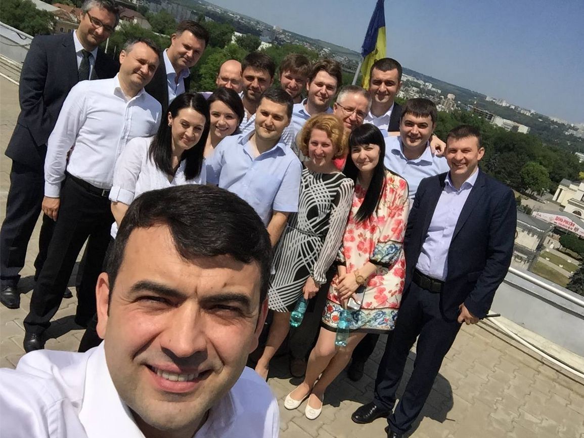 Echipa premierului Gaburici, în ultimul selfie de la Guvern