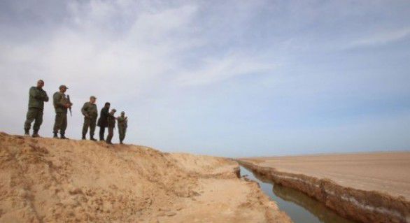 Ţara care şi-a construit un zid de nisip la graniţă, de teama teroriştilor