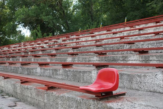 Stadionul din Comrat, distrus de huligani! Mai multe scaune au fost furate