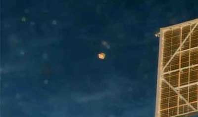Астронавт NASA заснял "НЛО" рядом с МКС
