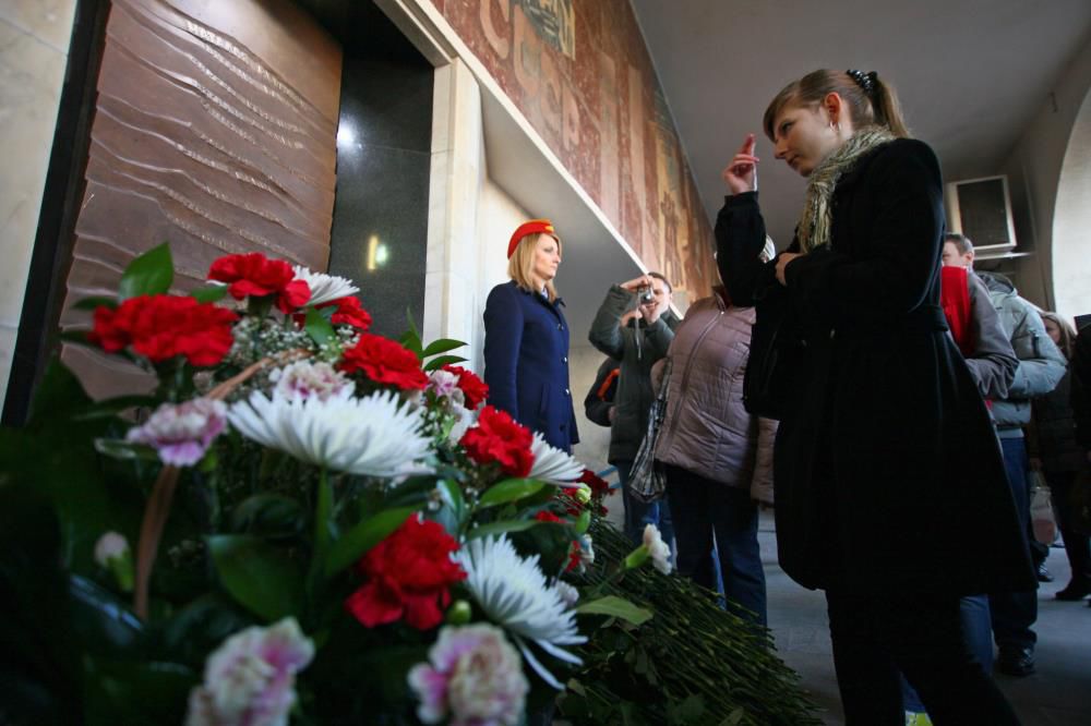 Москвичи вспоминают жертв терактов