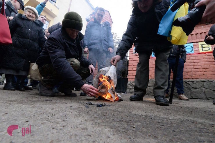 В Одессе атаковали консульство России