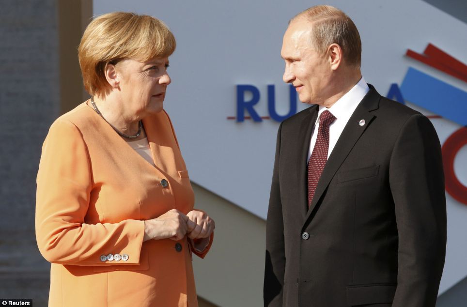 Summitul G20: Strângeri de mână şi zâmbete forţate între Vladimir Putin şi Barack Obama la Sankt Petersburg