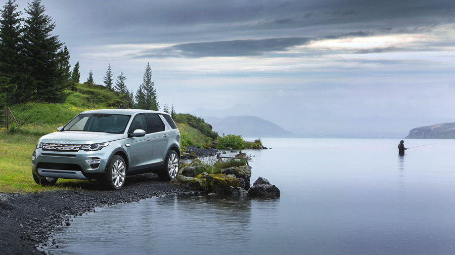 Noul Land Rover Discovery Sport – ultima generație de mașini universale de teren clasa premium,  este acum prezent și în Moldova