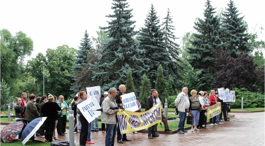 И снова продавцы цветов проводят акции протеста