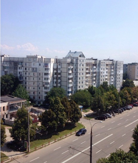Житель Кишинева построил дом на крыше 9-этажки
