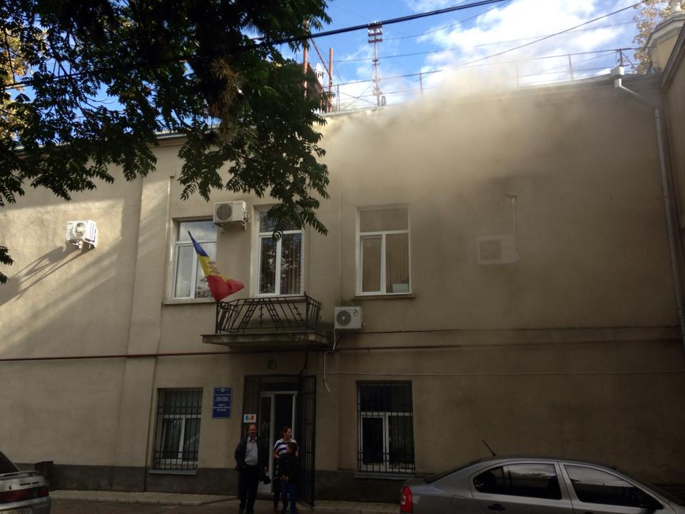Центр Кишинева в дыму- пожар в здании одного из телеканалов