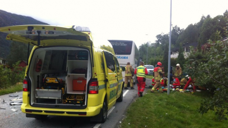 Accident grav în Norvegia: două autocare s-au ciocnit frontal
