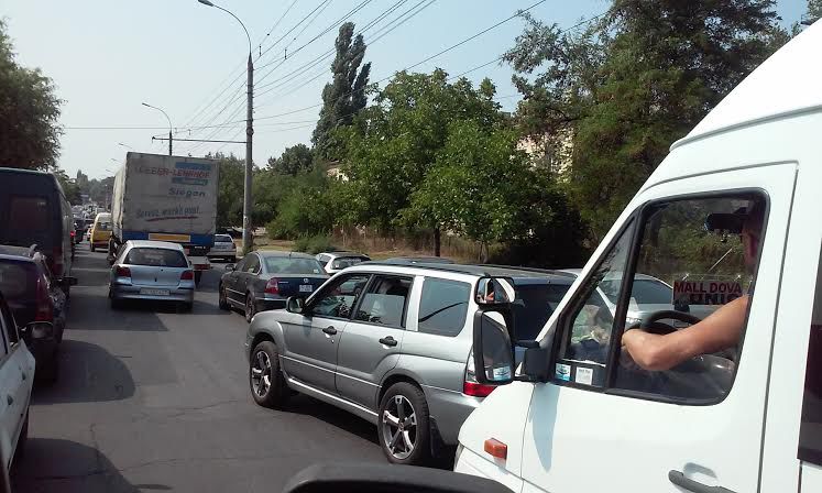 Ambuteiaj pe podul de la Telecentru. Până la ce oră să evitați zona