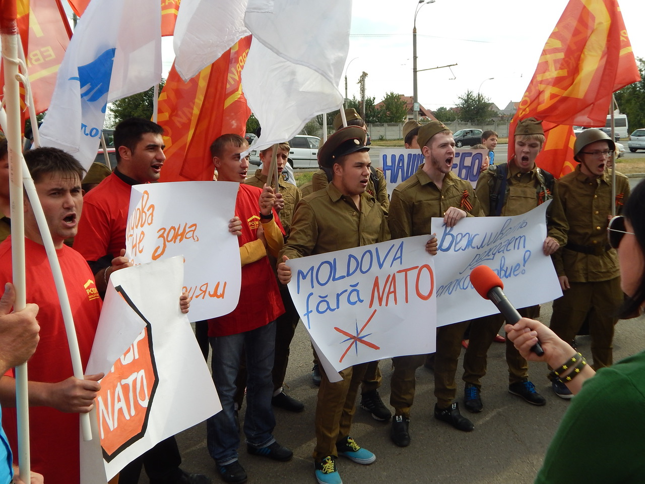 Акция протеста против сближения Молдовы с НАТО прошла в Кишиневе