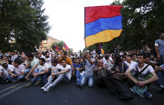 Власти Армении не намерены снижать тарифы, несмотря на протесты