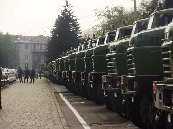 К Дому профсоюзов в Одессе стянули бронетехнику и 2000 силовиков