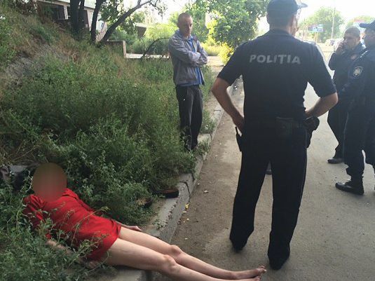 O tânără a sărit în gol de pe podul din preajma Circului