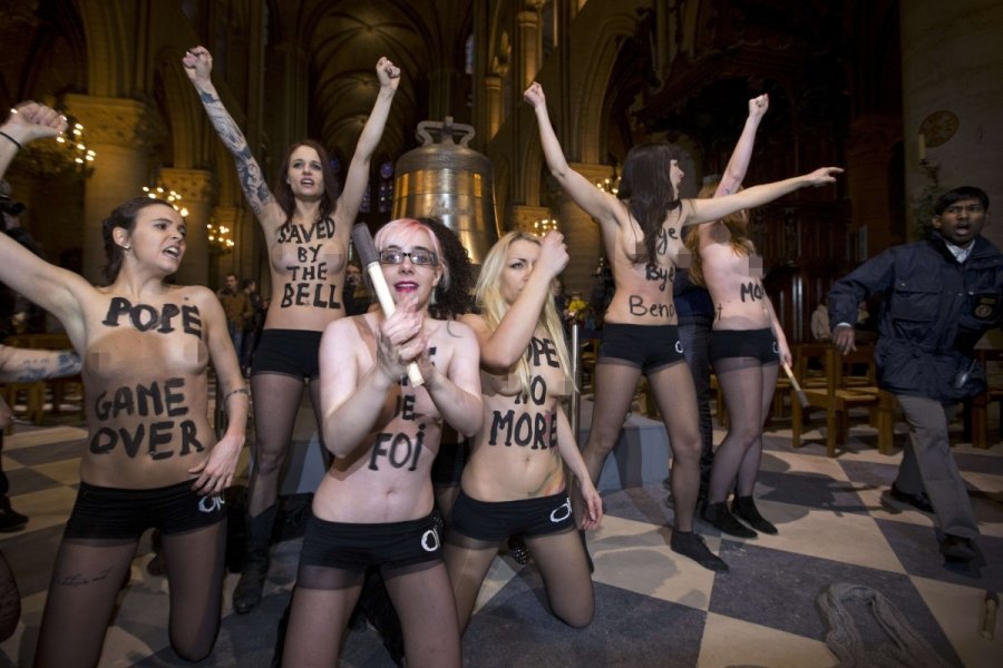 Активисткам FEMEN грозят крупные штрафы за акцию в Париже
