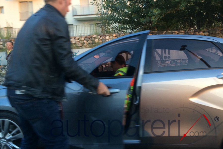В сети появились фотографии Lada Vesta без камуфляжа