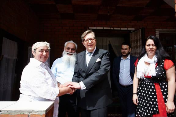 Tapiola la braț cu baronul romilor din Republica Moldova