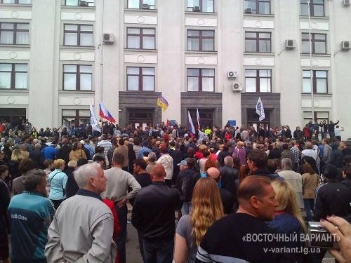 В Луганске идет штурм здания обладминистрации