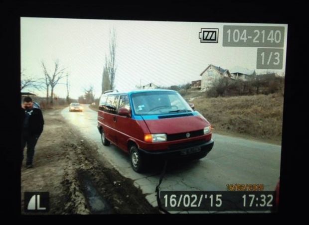 Şi-a parcat maşina în faţa porţii, iar ce a urmat l-a şocat