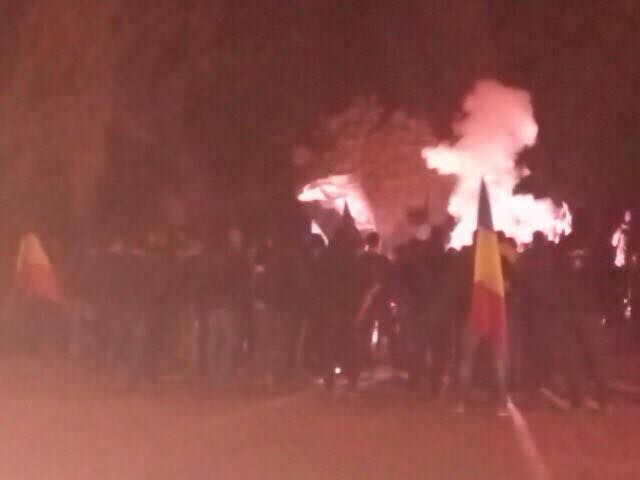 Au băut și au început să insulte protestarii din PMAN. Cinci suporteri ruși, bătuți până la sânge