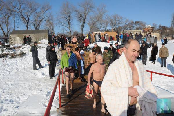 В Тирасполе проходят крещенские купания
