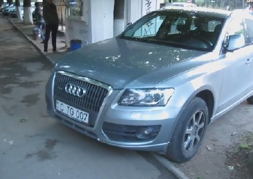 В Кишинёве прохожий заставил автохама перепарковать своё авто
