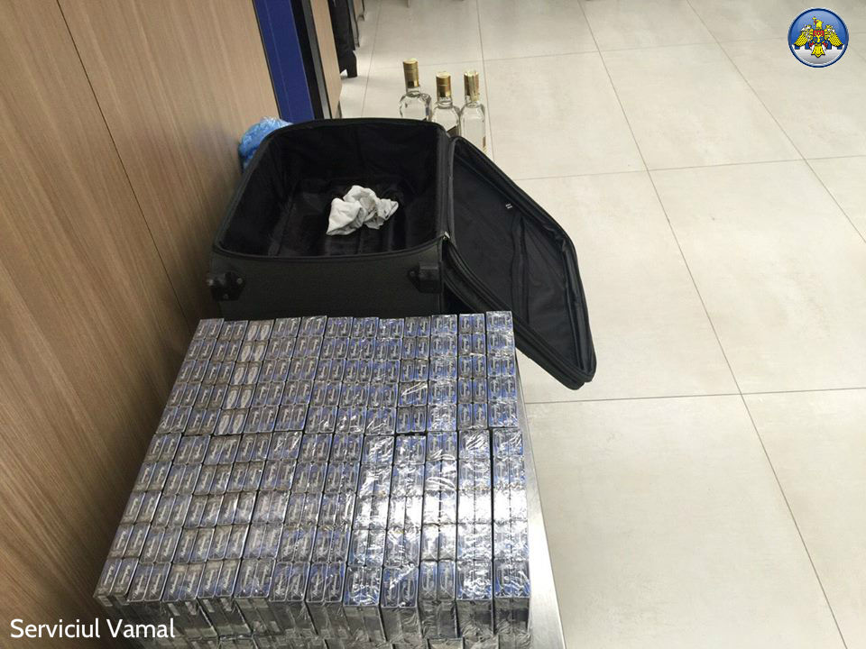 Гражданин Польши попался на контрабанде в столичном аэропорту