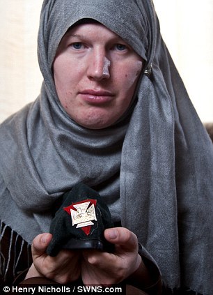 Бывший британский солдат стал первой мусульманкой-трансгендером