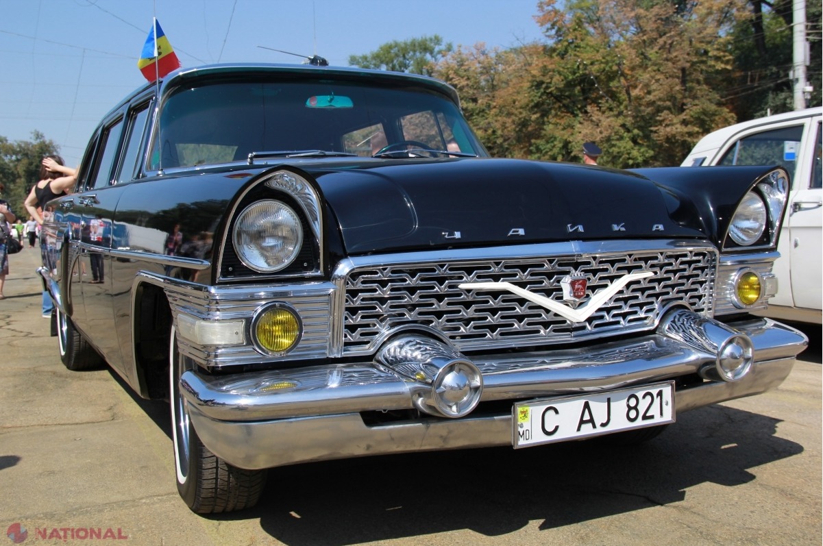 Mașina lui James Bond, în centrul Chișinăului