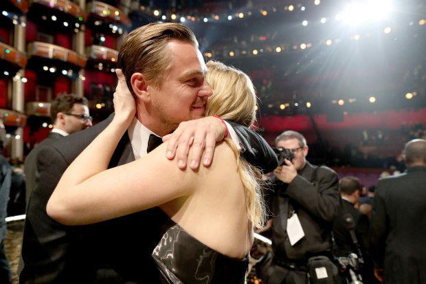 Momentul pe care îl aşteptau toţi. DiCaprio a devenit "regele lumii"