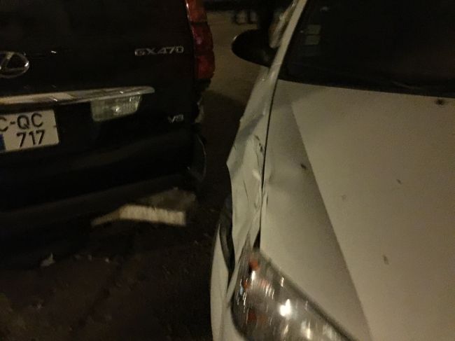 A intrat cu Lexus-ul in 5 masini parcate pe o strada din Durlesti