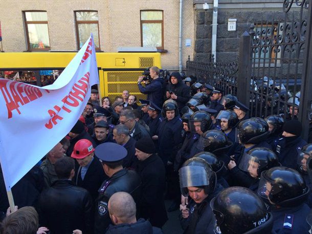 Протестующие шахтеры перекрыли часть Крещатика