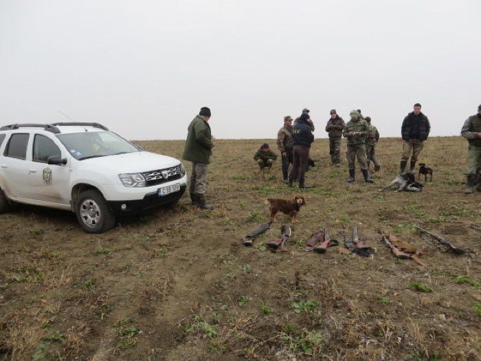 В Молдове 11 охотников пойманы на незаконной охоте на оленей