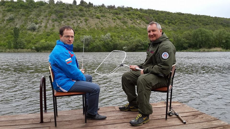 Рогозин после парада в Тирасполе отправился на рыбалку