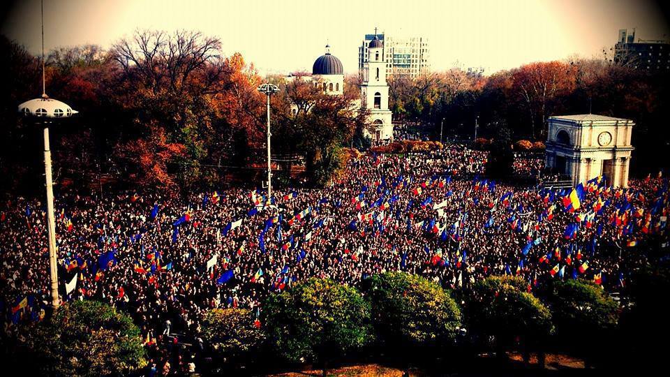 Peste 100 de mii de oameni au spus "Da" integrării europene