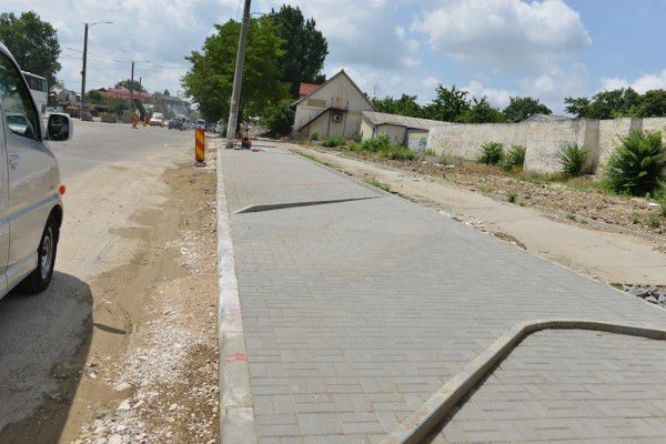 Au început lucrările de asfaltare a străzii Vasile Alecsandri