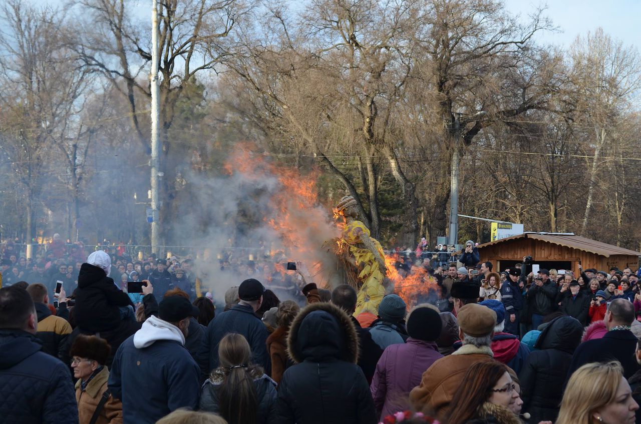 На Масленицу в центре Кишинева сожгли чучело