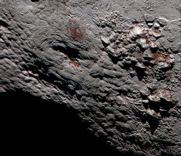 Аппарат New Horizons сделал цветной снимок ледяного вулкана на Плутоне