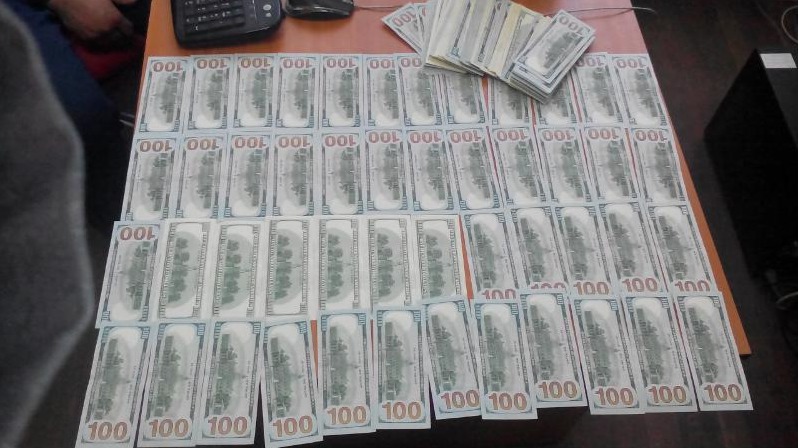 На границе задержан россиянин с суммой в размере более $43 тысяч