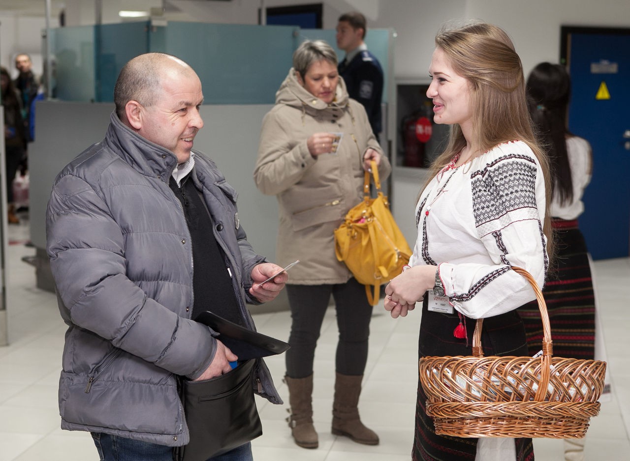 Мэрцишор от сердцу к сердцу в кишиневском аэропорту